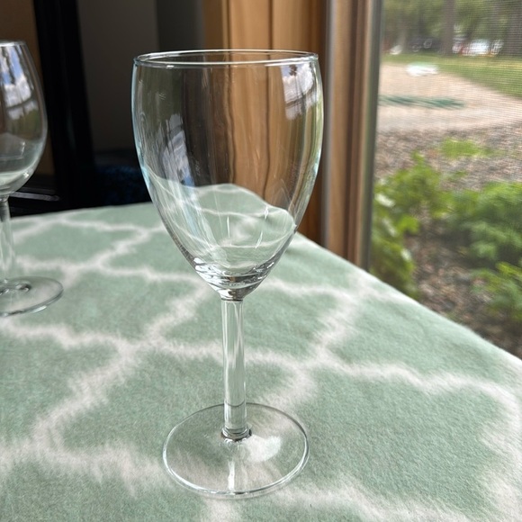 Ikea Svalka Clear Wine Glass Set 4 white 4 red - Picture 7 of 9